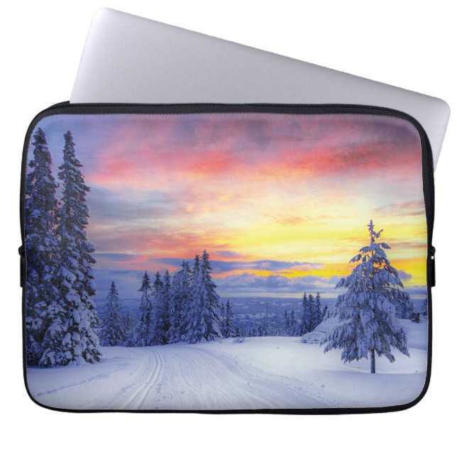 Winterlandschap Laptop Sleeve (Voorkant)