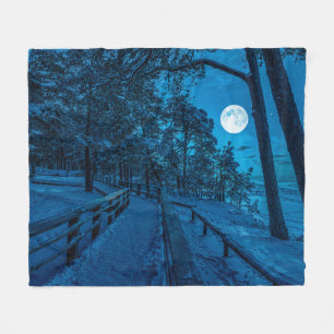 Winterlandschap met besneeuwd dennenbos fleece deken