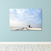 Winterlandschap met sneeuw en windmolen in Nederla Canvas Afdruk (Insitu (Houten vloer))