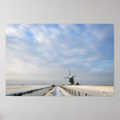 Winterlandschap met sneeuw en windmolen in Nederla Poster (Voorkant)