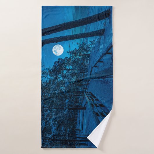 Winterlandschap met sneeuwbedekking met dennenbos badhanddoek (Badhanddoek)