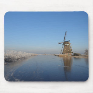 Winterlandschap met windmolen en ijs muismat