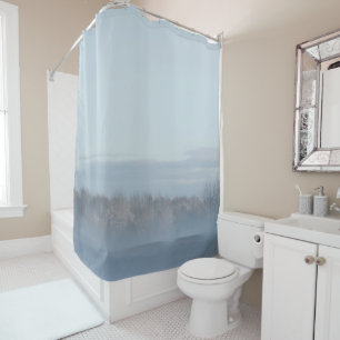 Winterlandschapsochtend op het platteland met mist douchegordijn