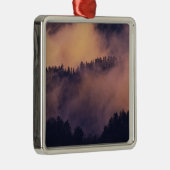 Wintermist in vallei bij zonsondergang van Morton Metalen Ornament (Rechts)