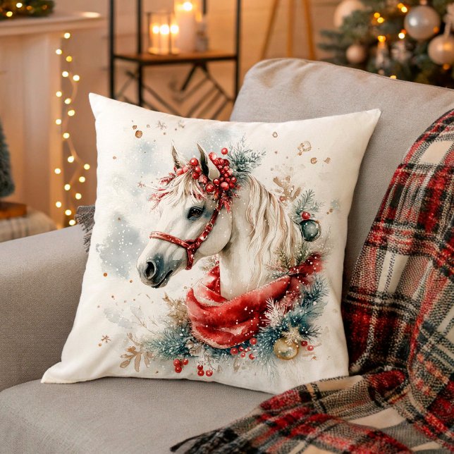 Winterpaard in Besneeuwd Bos Kussen (Winter Horse in Snowy Forest Throw Pillow)