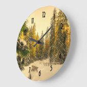 winterpad met pijnbomen grote klok (Hoek)