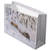 Winterreis door de sneeuw met Kerstmis Groot Cadeauzakje (Voorkant Gekanteld)