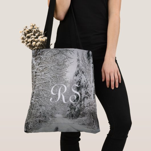 Winterreis door het bos tote bag (Dichtbij)