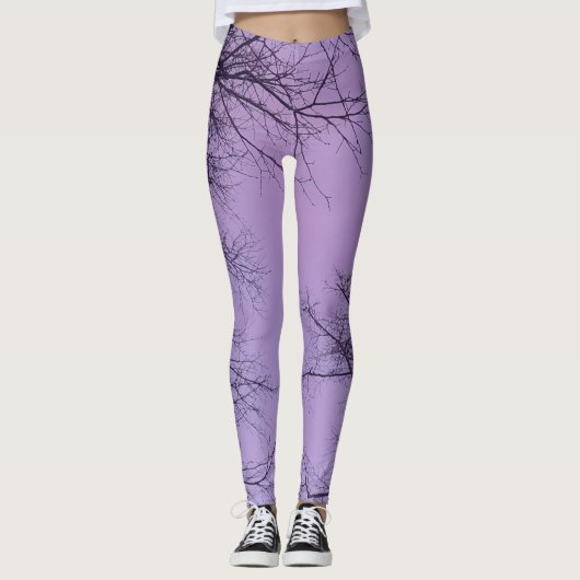 Winter's Delicate Embrace: Lila luifel Leggings (Voorkant)