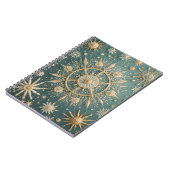 Winter's Golden Embrace: A Snowflake Serenade Notitieboek (Linkerzijde)