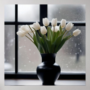 Winter's Grace: witte tulpen in een zwarte vaas Poster