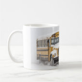 Winterscene met een gele schoolbus koffiemok (Links)