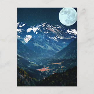 Winterscène van sneeuw op de bergen onder de maan briefkaart