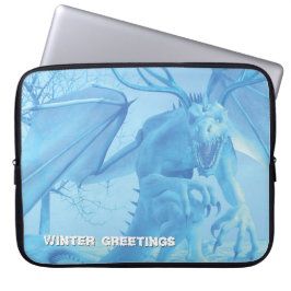 Winterse groeten. IJsdraak met gewei Laptop Sleeve