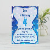 Winterse verjaardagsuitnodiging kaart (Staand voorkant)