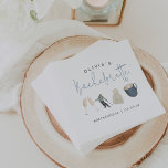Winterskigebied Gepersonaliseerd vrijgezellenfeest Servet<br><div class="desc">Zet de scène in met deze schattige feestservetten die gemakkelijk te personaliseren zijn voor je vrijgezellenfeest, 's nachts of meisjesweekend! Het ontwerp van het winterskigebied bevat delicate waterverf pet-illustraties van champagneglazen, een skiër, een winterglas en warme cacao met stoffige blauwe accentbelettering. Personaliseer met drie regels aangepaste tekst; getoond met de...</div>