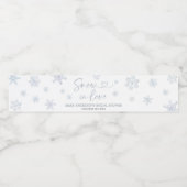 Wintersneeuw in Love Snowflake Bruidsmeisje Shower Waterfles Etiket (Enkel label)