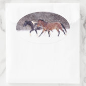 Wintersneeuwpaarden in Barn Ovale Sticker (Tas)