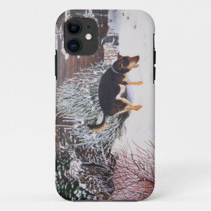Wintersneeuwscène met schattige zwarte en geelbru Case-Mate iPhone case