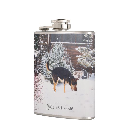 Wintersneeuwscène met schattige zwarte en geelbrui heupfles (Links)