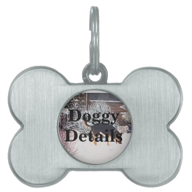 Wintersneeuwscène met schattige zwarte en geelbrui huisdieren naamplaatje (voorkant)