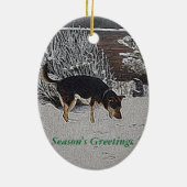 Wintersneeuwscène met schattige zwarte en geelbrui keramisch ornament (Achterkant)