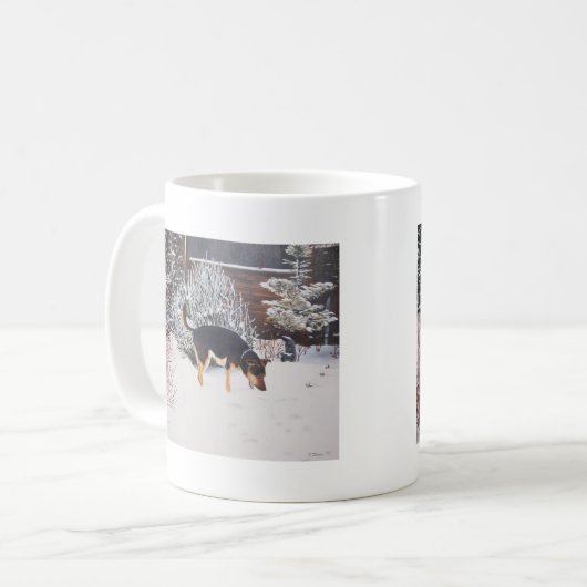 Wintersneeuwscène met schattige zwarte en geelbrui koffiemok (Voorkant links)