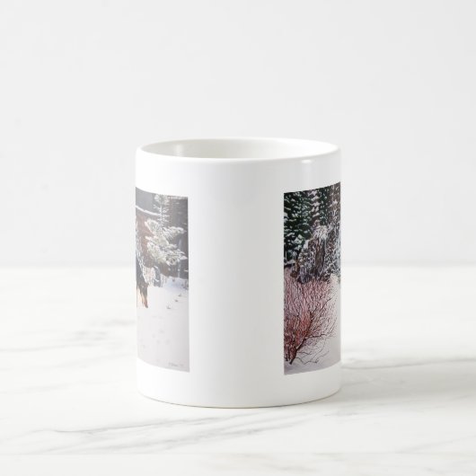 Wintersneeuwscène met schattige zwarte en geelbrui koffiemok (Center)