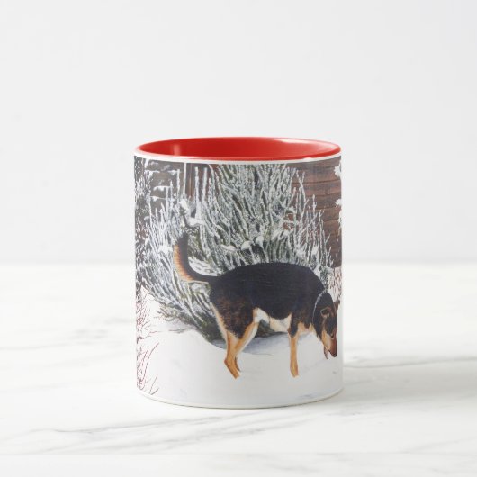 Wintersneeuwscène met schattige zwarte en geelbrui mok (Midden)