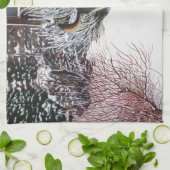 Wintersneeuwscène met schattige zwarte en geelbrui theedoek (Gevouwen)