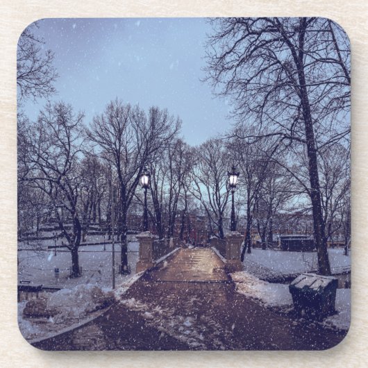 Wintersneeuwstadspark in de avond bier onderzetter (Voorkant)