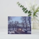 Wintersneeuwstadspark in de avond briefkaart (Staand voorkant)