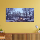 Wintersneeuwstadspark in de avond canvas afdruk (Insitu (Woonkamer))