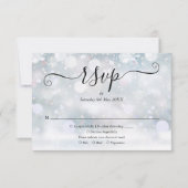 Wintersneeuwvlokken Elegante Script Bruiloft RSVP Kaartje (Voorkant)