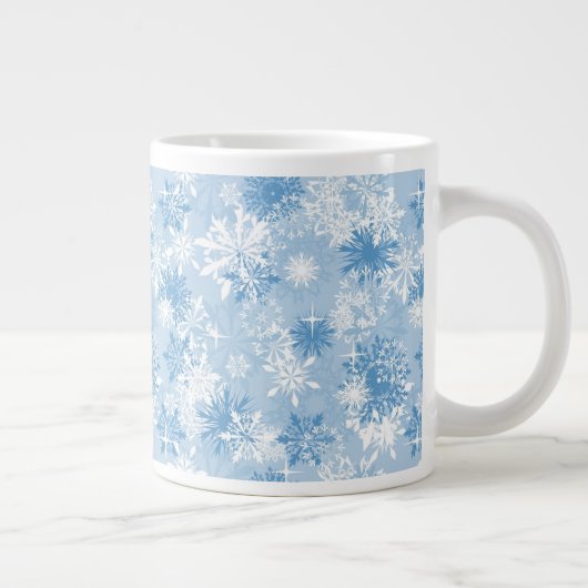 Wintersneeuwvlokken op blauw grote koffiekop (Rechts)