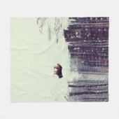 Wintersnowy dennenbos, hond die in het bos loopt fleece deken (Voorkant (Horizontaal))