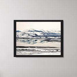 WINTERSPIEGELREFLECTIES BIJ MONO LAKE, CA CANVAS AFDRUK