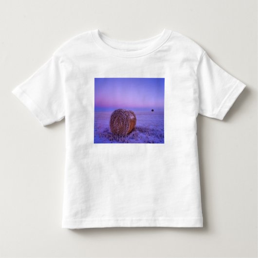 Winterstrobalen nabij Cartwright North Kinder Shirts (Voorkant)