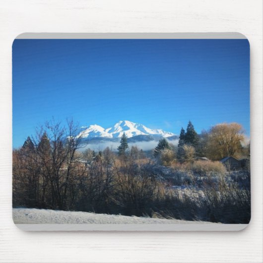 WinterUitzicht op Mount Shasta, CA Muismat (Voorkant)