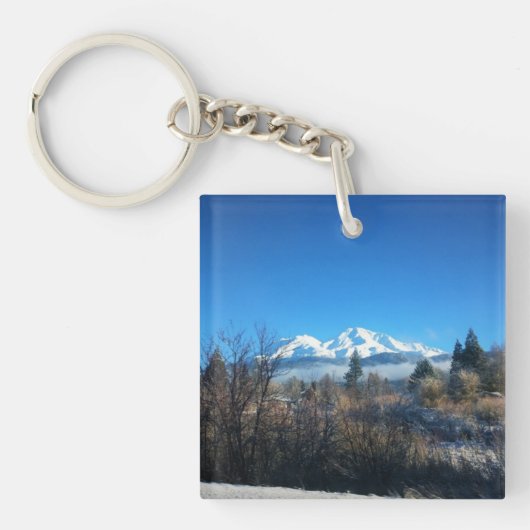 WinterUitzicht op Mount Shasta, CA Sleutelhanger (voorkant)