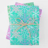 Wintervakantie sneeuwvlokken warm roze groen blauw inpakpapier vel (In situ)