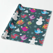 Wintervogels spelen in de sneeuw met sneeuwman cadeaupapier (Uitgerold)