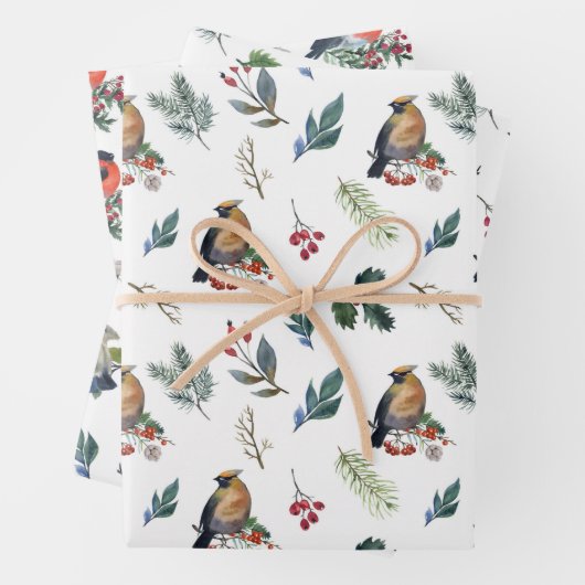 Wintervogels voeden zich met rode bessen Kerstmis Inpakpapier Vel (In situ)