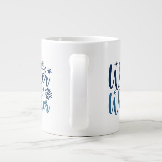 Winterweer - Snowy Holiday Typography Grote Koffiekop (Achterkant)