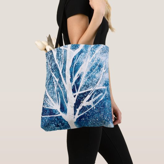 Winterwitte vogelboom Kerstmis Tote Bag (Dichtbij)