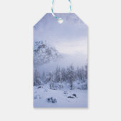Winterwonderland, mist, sparrenbos en berg cadeaulabel (Achterkant)