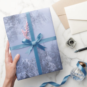 Winterwonderland, mist, sparrenbos en berg cadeaupapier