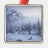Winterwonderland, mist, sparrenbos en berg metalen ornament (Voorkant)