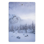 Winterwonderland, mist, sparrenbos en berg mini klembord (Achterkant)