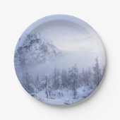 Winterwonderland, mist, sparrenbos en berg papieren bordje (Voorkant)